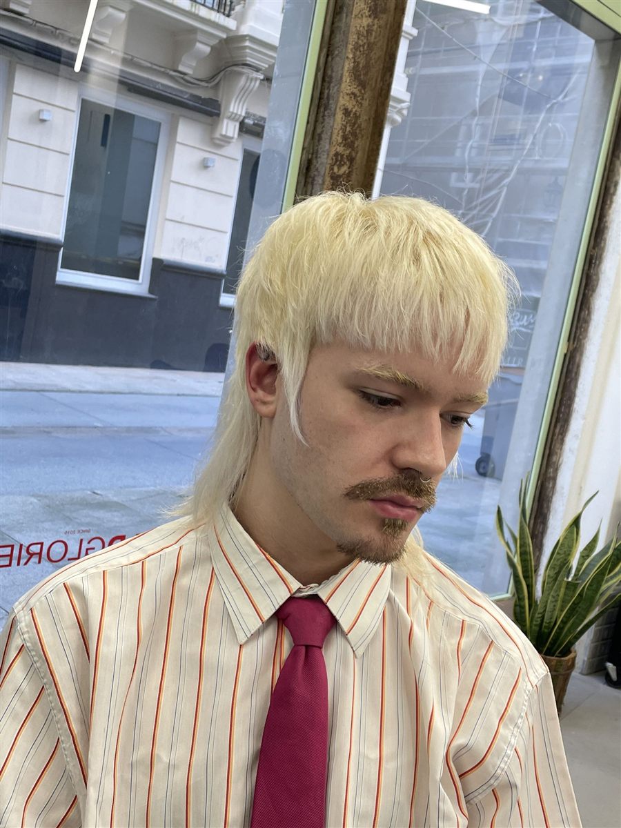 Corte mullet rubio