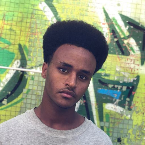 Corte afro con forma