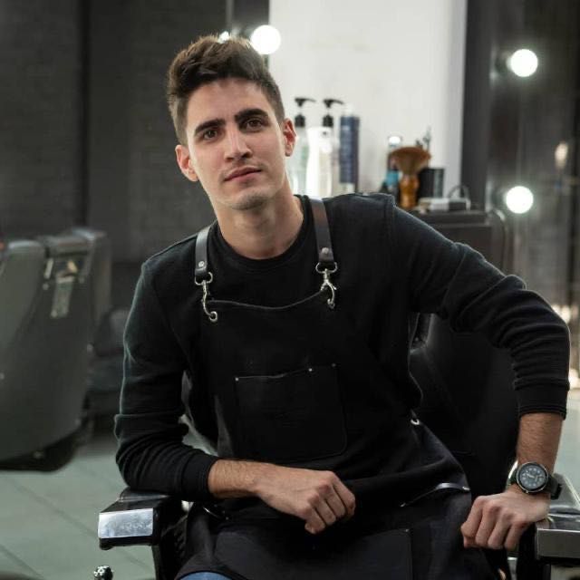 Victor, barbero de Old Glories